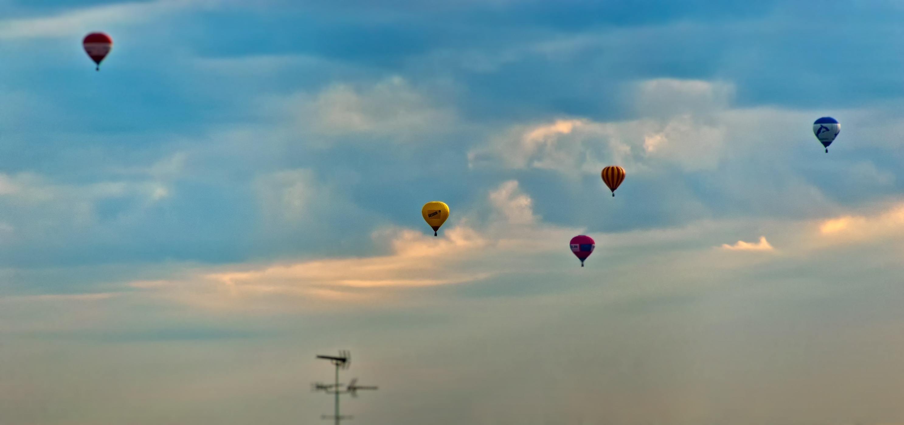 99 Luftballons Just Walked By